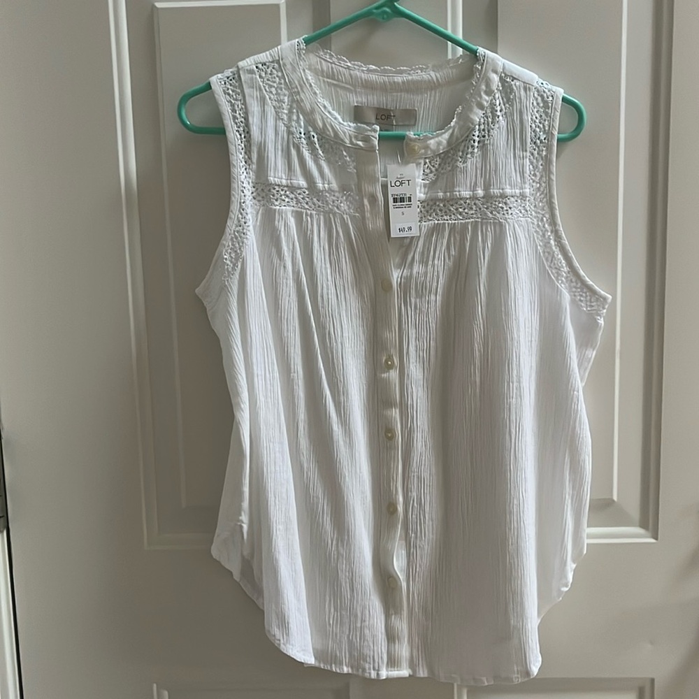 NWT Crepe White Tank with eyelet detailing on neck line